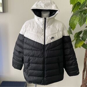 Nike Women's Puffer Jacket Size 1X